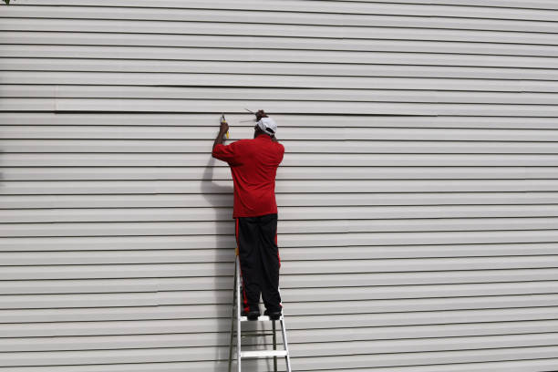 Storm Damage Siding Repair in Black Diamond, FL